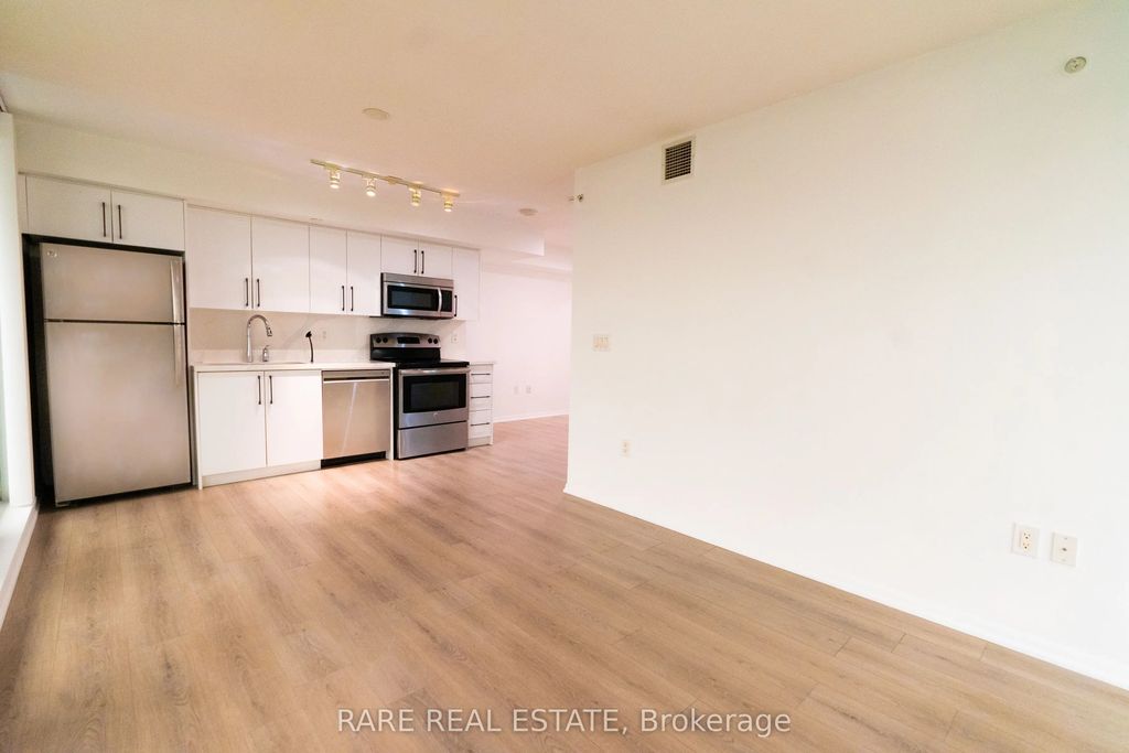 830 Lawrence Avenue W 1007, Toronto W04