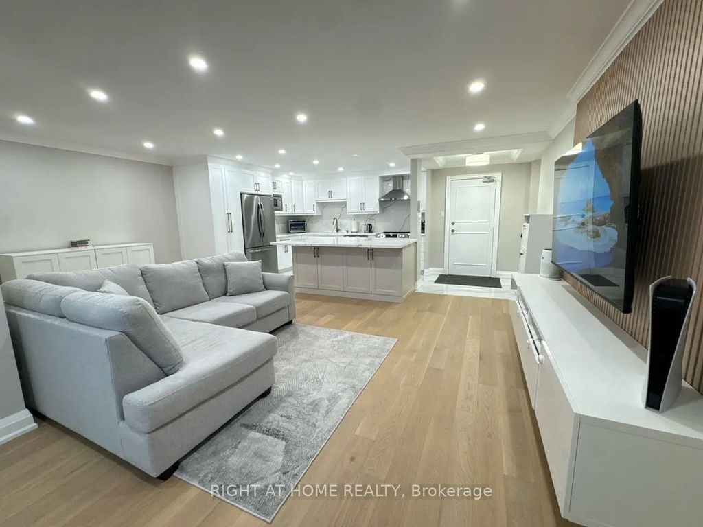 716 The West Mall N/a 1507, Toronto W08