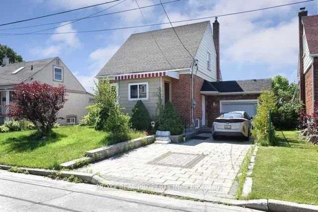 39 Winston Park Boulevard Bachelor, Toronto W05