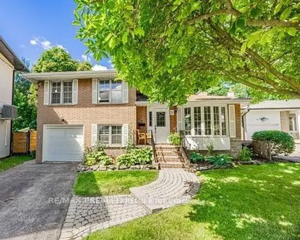 21 Halbadier Place, Toronto W08