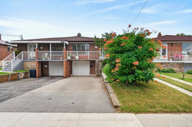 65 Goldsboro Road, Toronto W05
