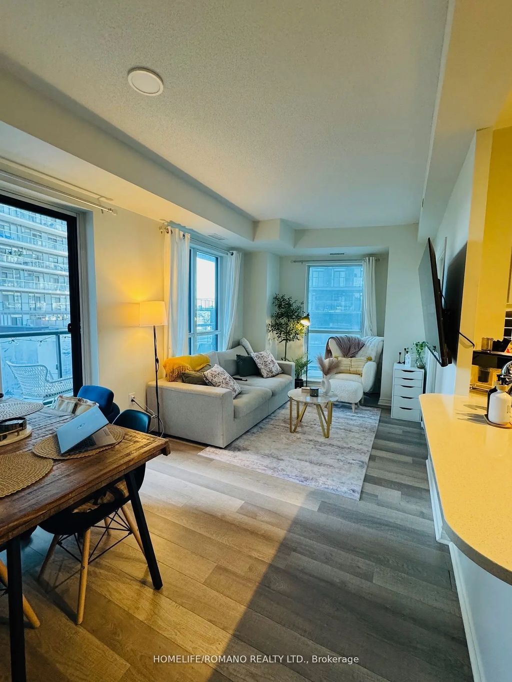 39 Annie Craig Drive 605, Toronto W06
