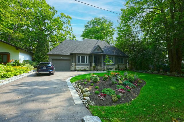 1413 Queen Victoria Avenue, Mississauga