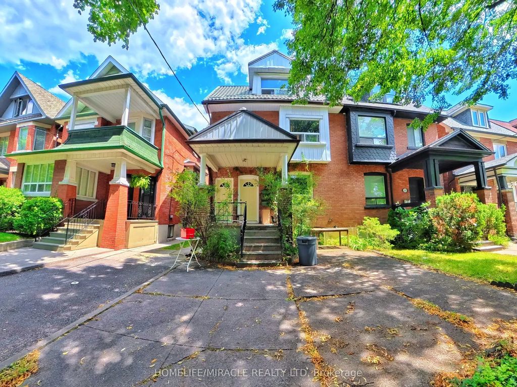 121 Medland Street, Toronto W02