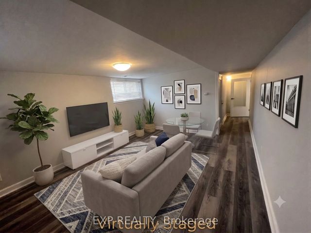 1 Henderson Avenue 5, Brampton