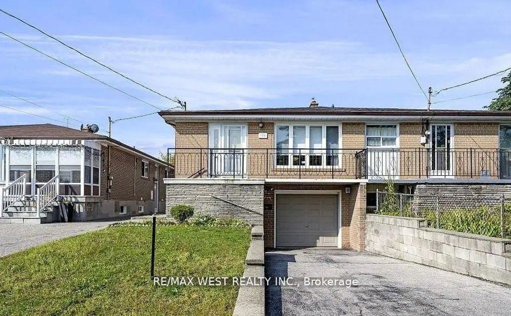 136 Duncanwoods Drive, Toronto W05