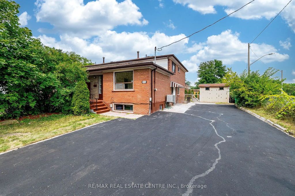 7053 Harwick Drive, Mississauga