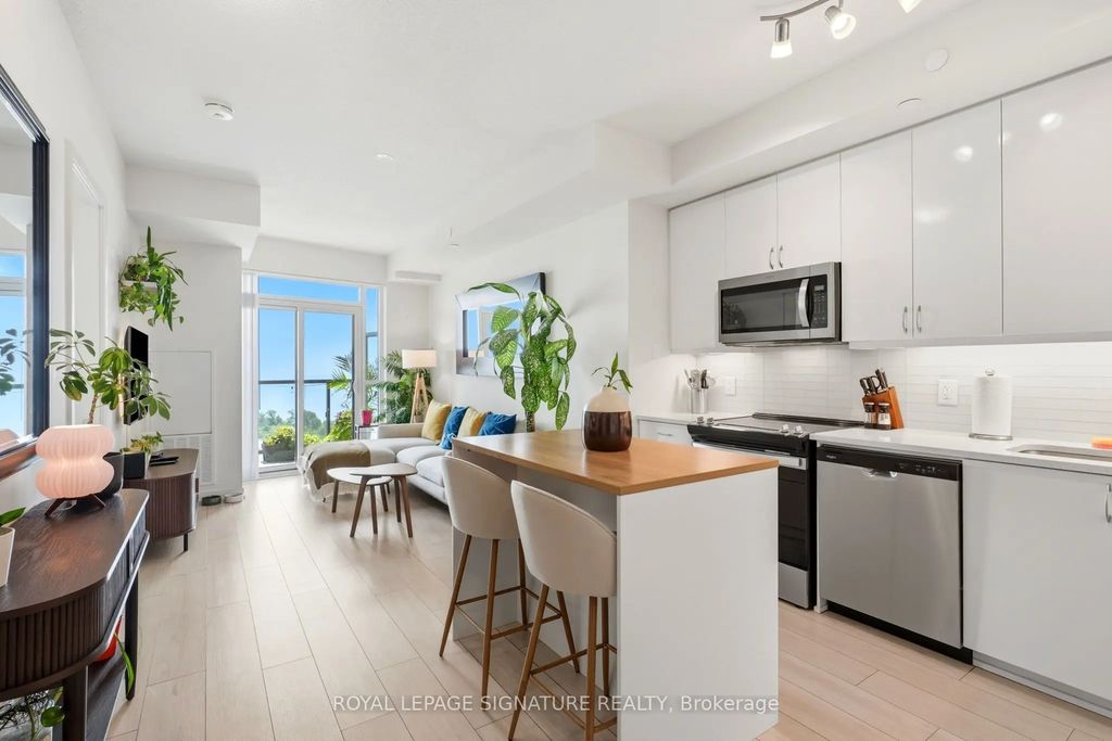38 Annie Craig Drive 2403, Toronto W06