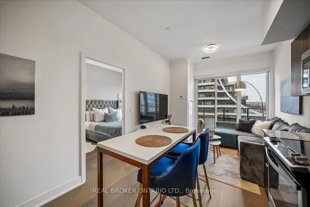 20 Shore Breeze Drive 603, Toronto W06