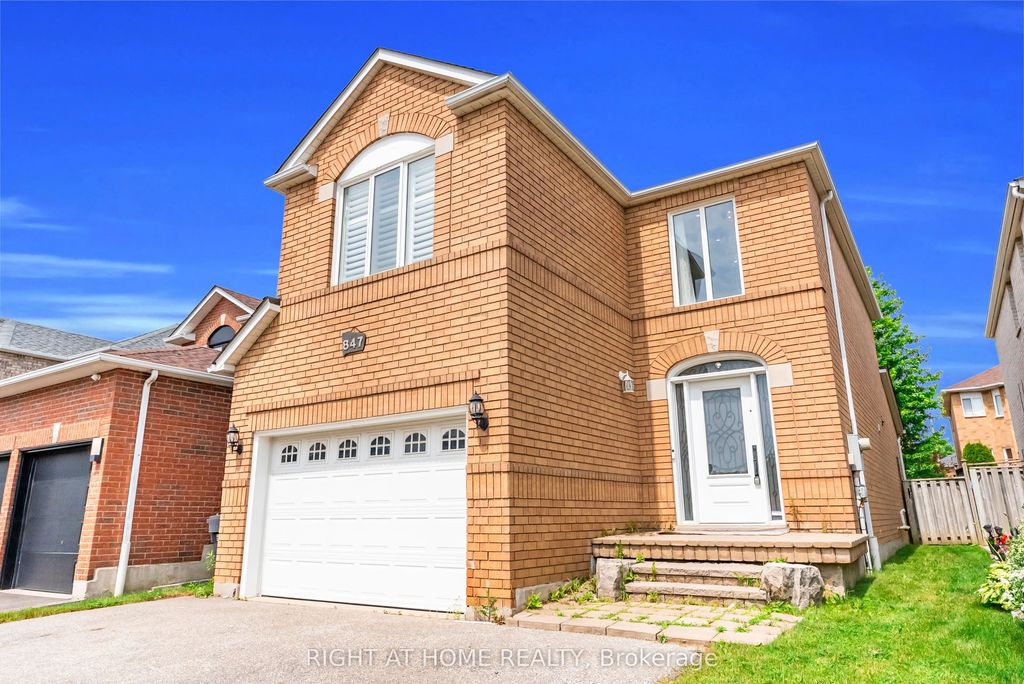 847 Stonebridge Avenue, Mississauga
