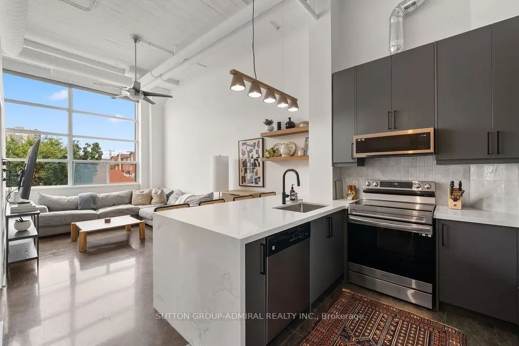 1001 Roselawn Avenue 124, Toronto W04