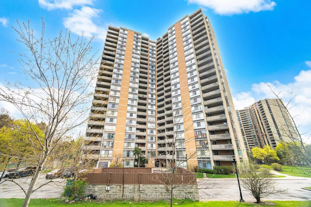 10 Martha Eaton Way 1802, Toronto W04