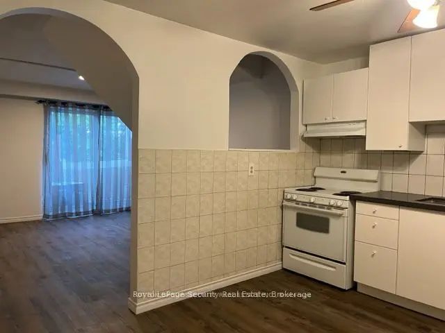 1746a Eglinton Avenue W 2, Toronto W04
