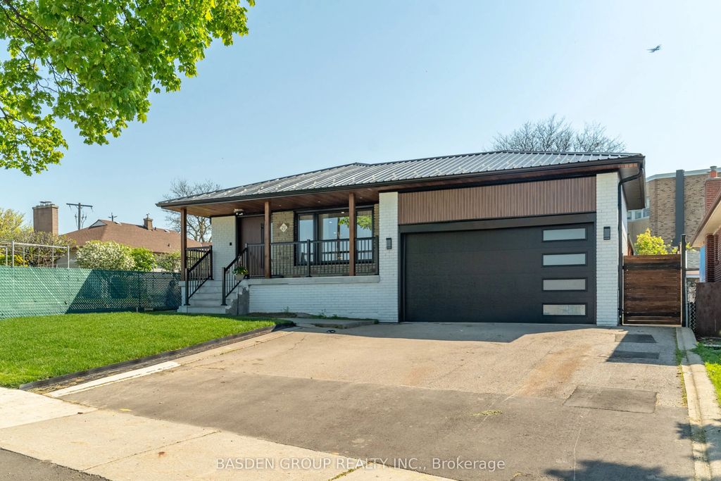 21 Mayberry Road, Toronto W05
