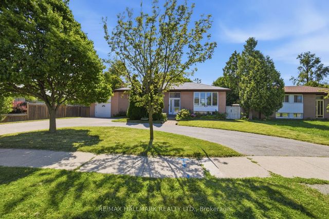1392 Rebecca Street, Oakville