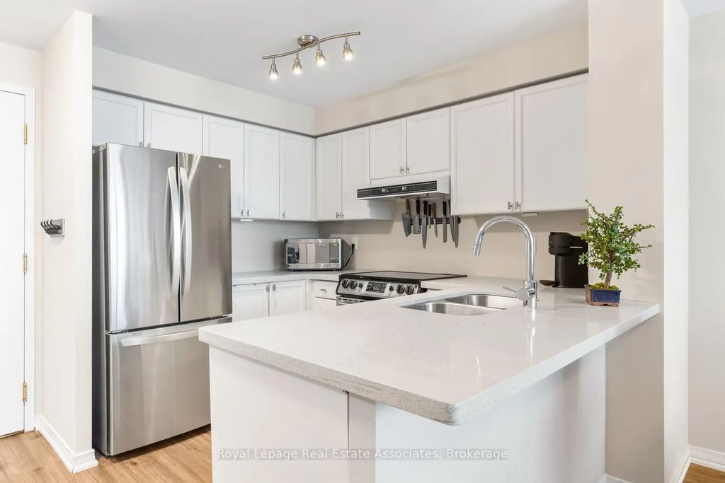 2565 Erin Centre Boulevard Ph7, Mississauga