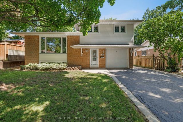 18 Osborne Crescent, Oakville