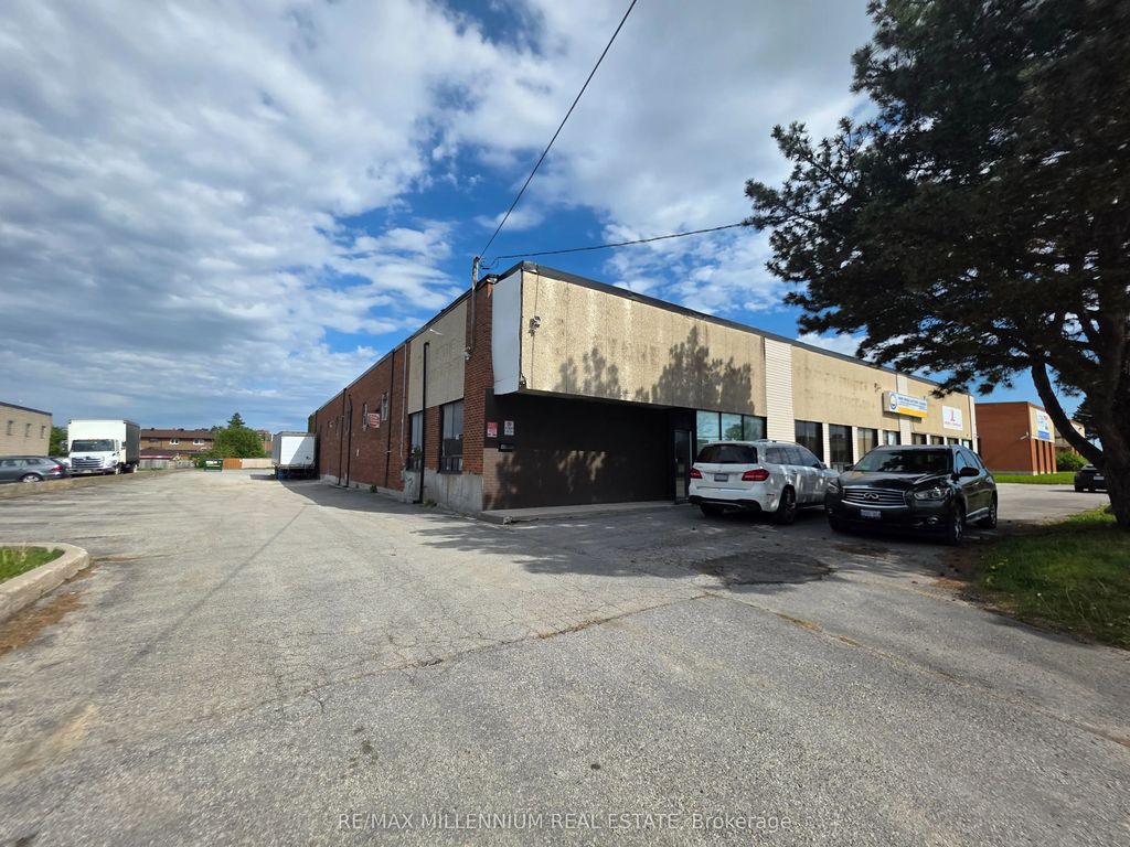 465 Norfinch Drive 1, Toronto W05