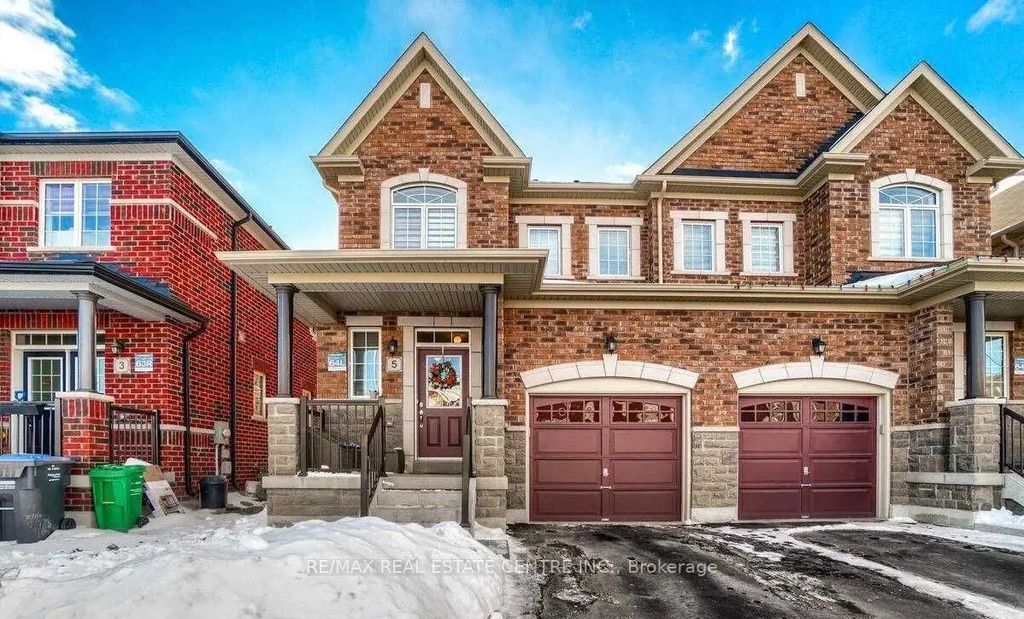 5 Blackberry Valley Crescent (upper), Caledon
