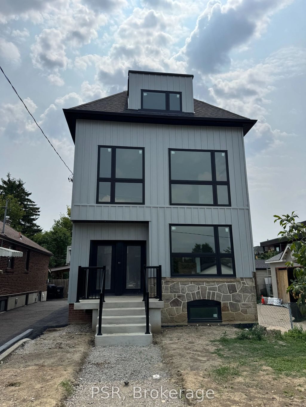 99 Ypres Road Main, Toronto W03