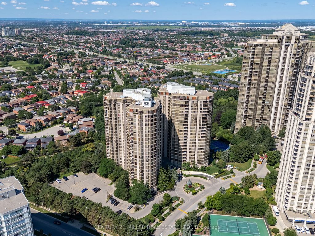 55 Kingsbridge Garden Circle 909, Mississauga