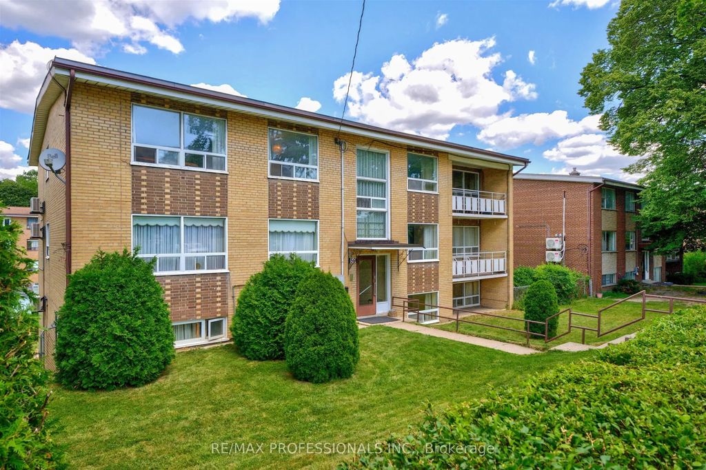 50 Waniska Avenue, Toronto W07