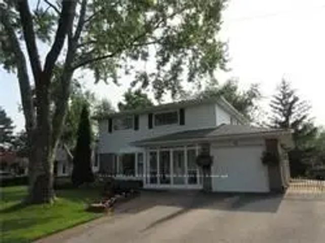 54 Roberts Crescent, Brampton