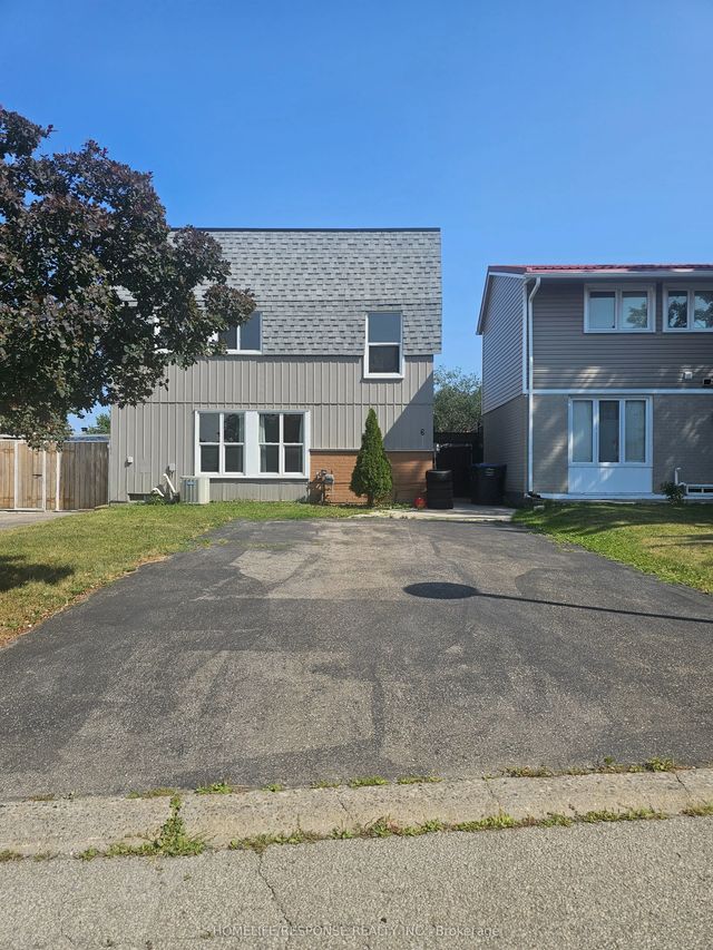 6 Gold Finch Court, Brampton