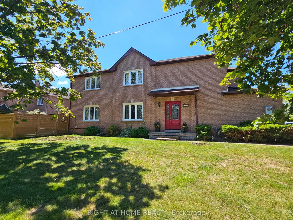 710 Ashprior Avenue, Mississauga