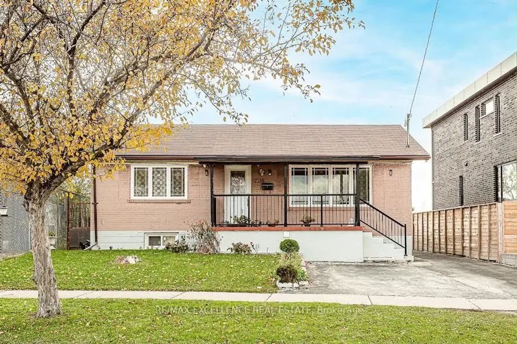 7208 Hermitage Road, Mississauga