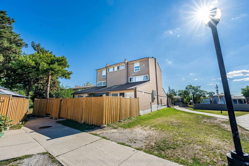 242 John Garland Boulevard 2, Toronto W10