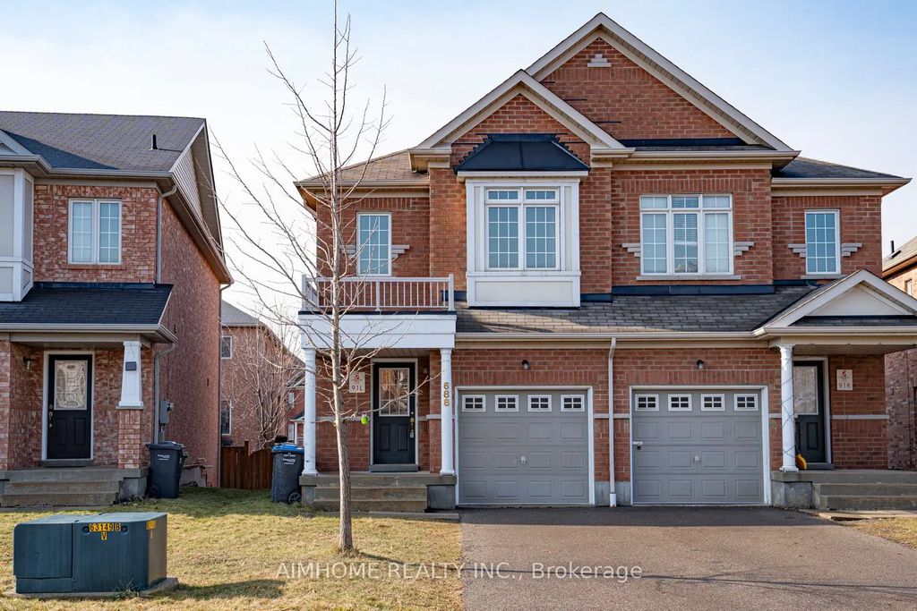 688 Courtney Valley Road, Mississauga