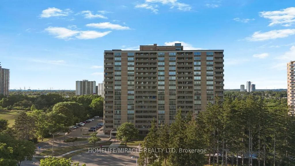 40 Panorama Court 903, Toronto W10
