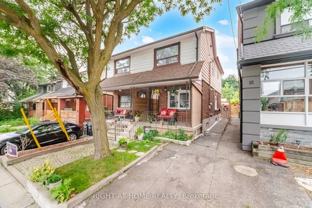 20 Rockwell Avenue, Toronto W03