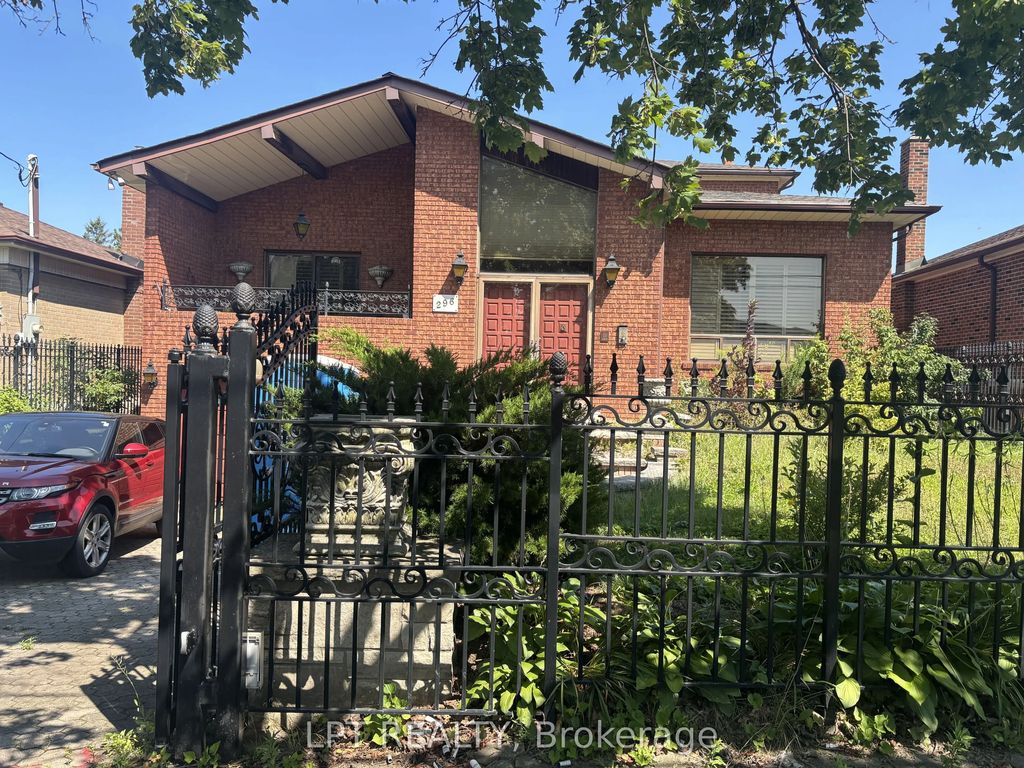 296 Rustic Road, Toronto W04