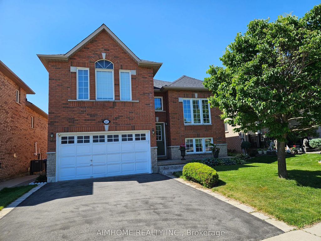 3227 Scotch Pine Gate, Mississauga