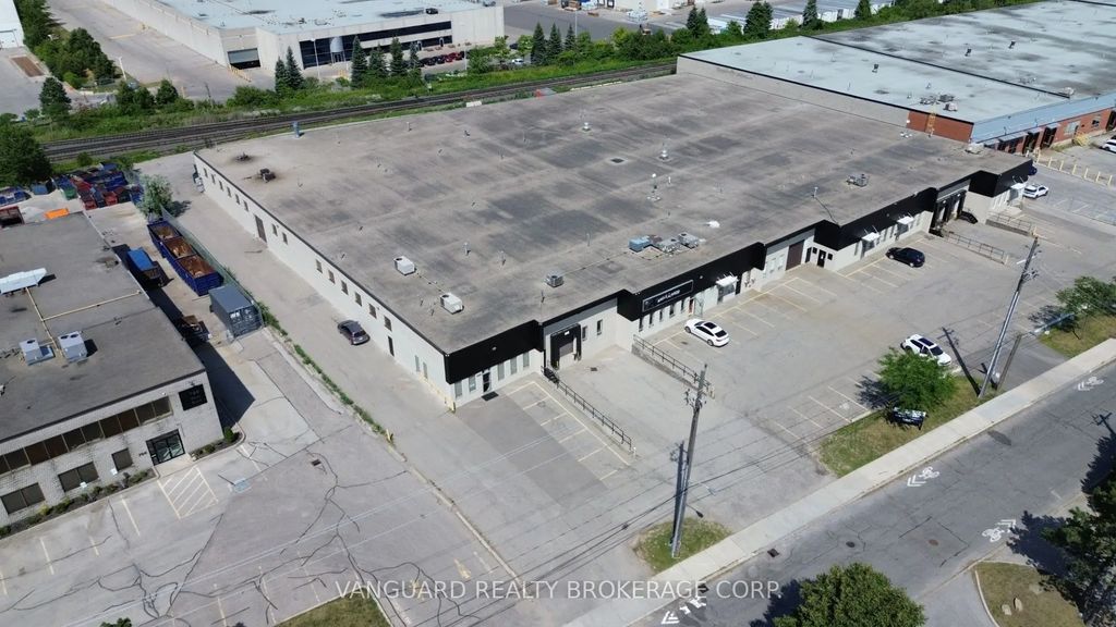 820 Flint Road, Toronto W05