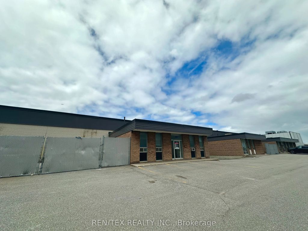 315-345 Flint Road B, Toronto W05