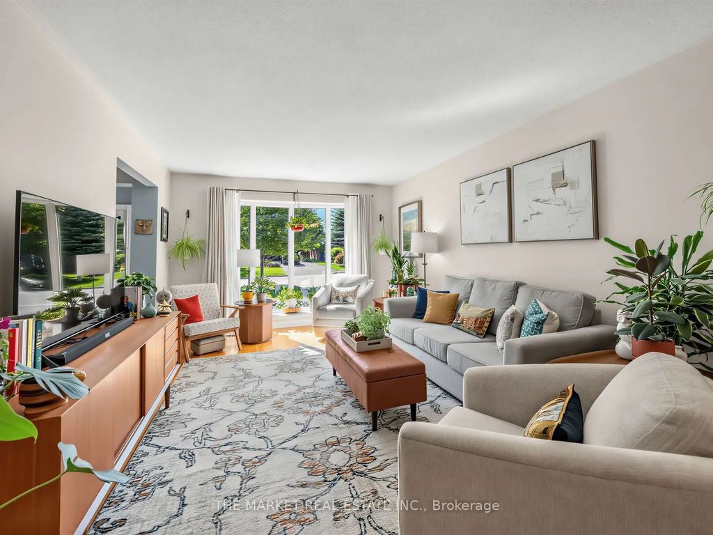 1033 Franconia Drive, Mississauga