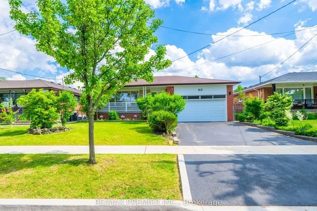 62 Keegan Crescent, Toronto W05
