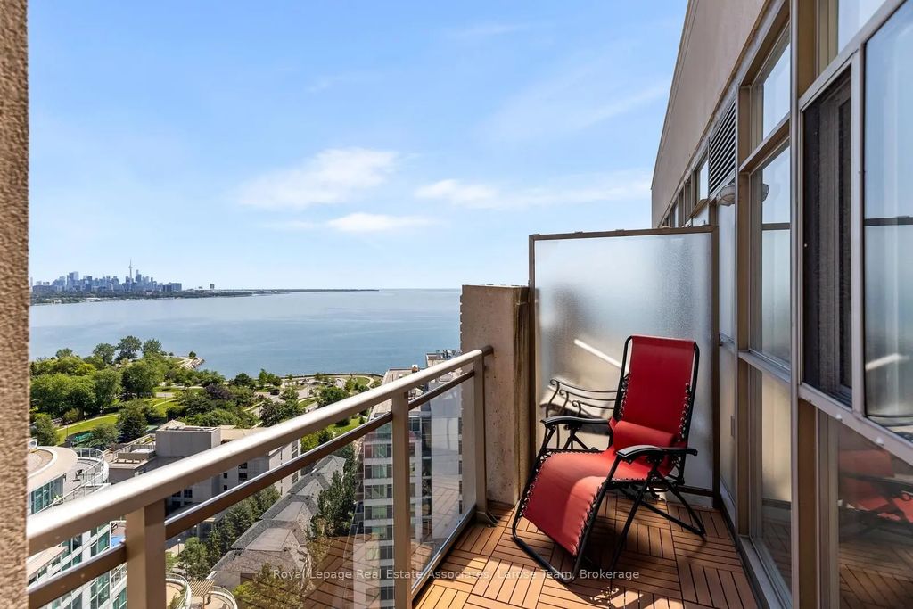 3 Marine Parade Drive 2101, Toronto W06