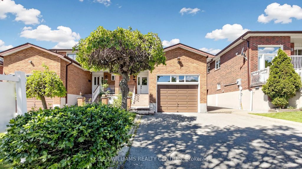 30 Clubhouse Court, Toronto W05