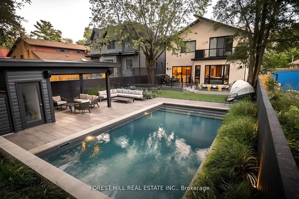 8 Nora Road, Toronto W08