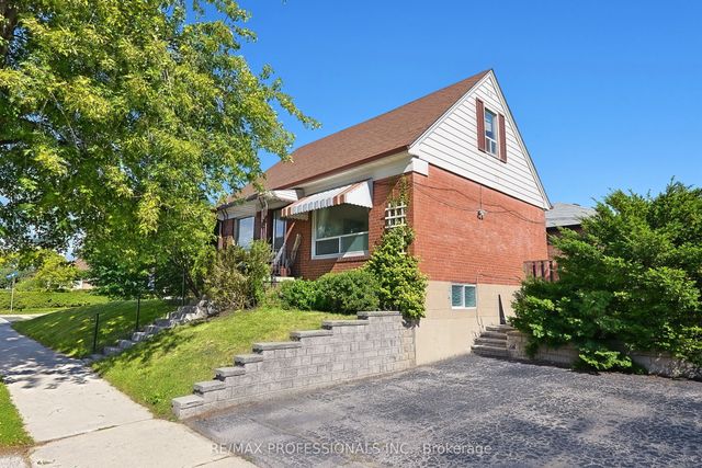 145 Yorkview Drive Main, Toronto W07