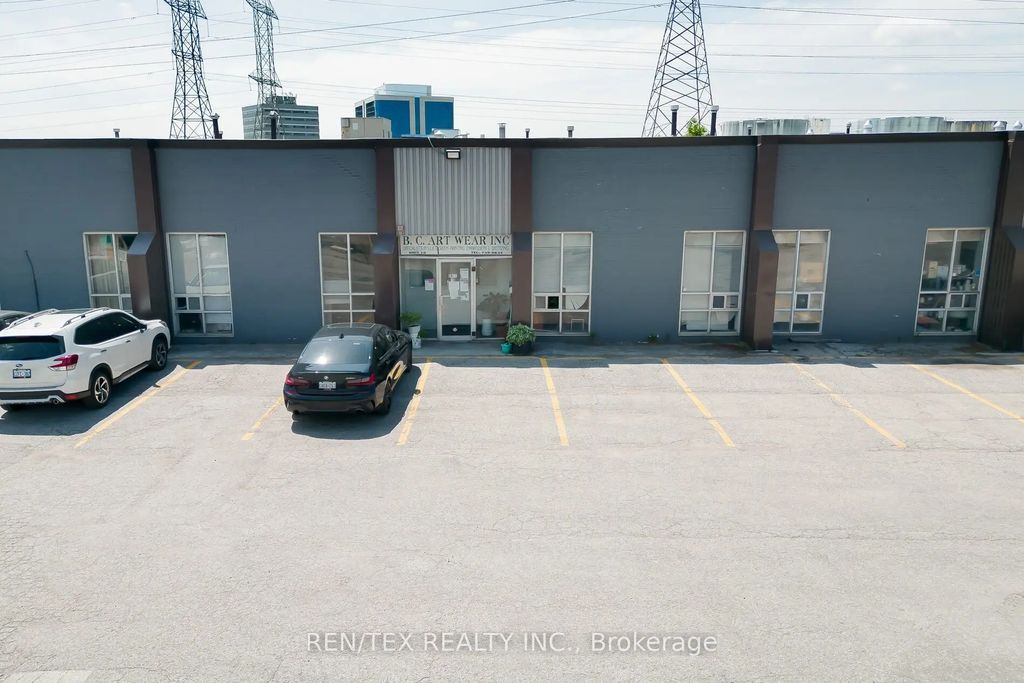 99 Brisbane Road 8-11, Toronto W05