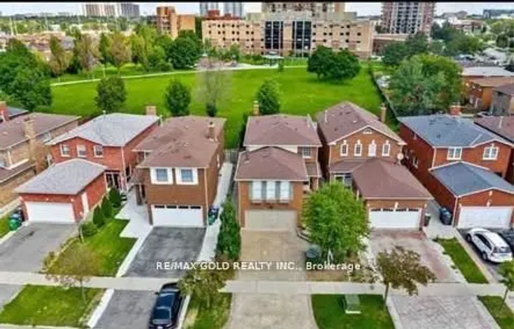 36 Windmill Boulevard, Brampton