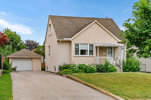 27 Sunray Crescent, Toronto W05