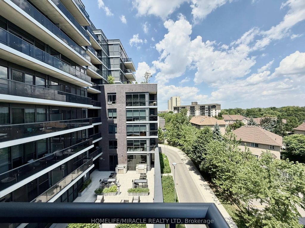 26 Gibbs Road 543, Toronto W08