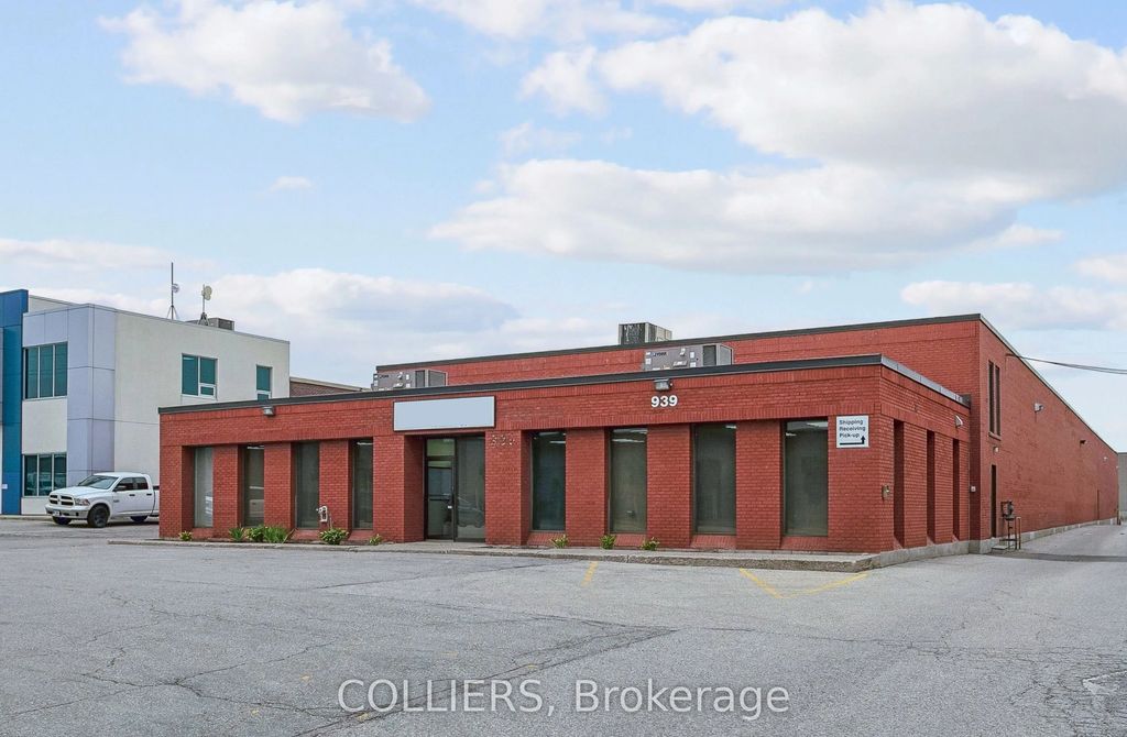 939 Pantera Drive, Mississauga