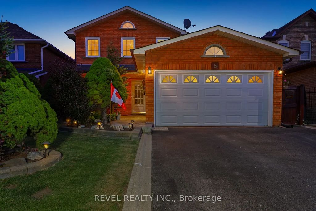 8 Cochrane Avenue, Brampton
